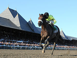 A Little Warm wins the 2010 Jim Dandy.