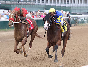 Ailalea wins the 2010 Dogwood.