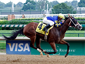 Ailalea wins the 2010 Dogwood.