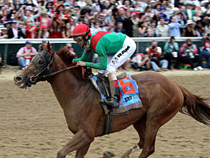 Animal Kingdom wins the 2011 Kentucky Derby.