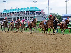 Animal Kingdom wins the 2011 Kentucky Derby.