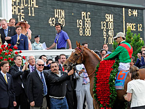 Animal Kingdom wins the 2011 Kentucky Derby.
