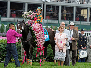 Believe You Can wins the 2012 Kentucky Oaks.