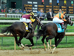 Believe You Can wins the 2012 Kentucky Oaks.