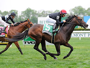 Boisterous wins the 2012 Fort Marcy.