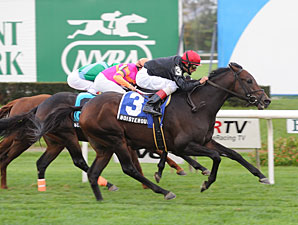 Boisterous wins the 2011 Knickerbocker.