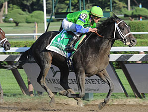 Boys At Tosconova wins the 2010 Hopeful.