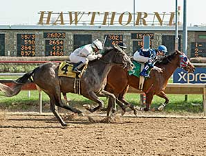 C'Mon Feet wins the 2014 Third Chance Handicap.