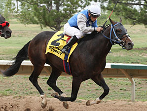 Cloud Harbor wins the Gold Rush Futurity.