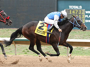 Cloud Harbor wins the Gold Rush Futurity.