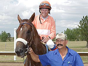 Crazy Cora wins the 2014 CTBA Lassie Stakes.