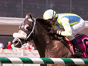 Cyclogenisis wins the 2014 Laurel Futurity.