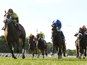 Dancing Solo wins the 2012 Boiling Springs.