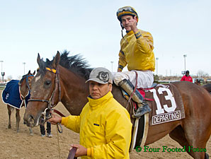 Departing wins the 2013 Illinois Derby.