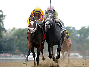 Dreaming of Julia wins the 2012 Frizette.