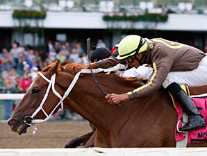 Emily Allstar wins the 2010 Jersey Girl Handicap.