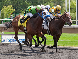 Francois wins the 2012 Straight Line.