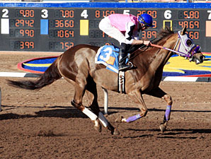Gossip Dome wins the Margaret O. du Pont.