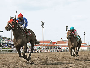 Gypsy Melody wins the 2014 Lady Slipper Stakes.