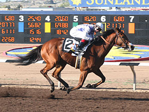 Harissa wins the 2010 Sunland Park Oaks.