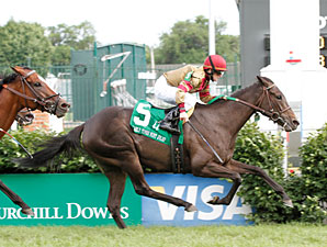 Hot Cha Cha wins the 2010 Early Times Mint Julep.