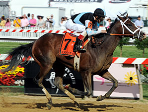 In Lingerie wins the 2012 Black-Eyed Susan.