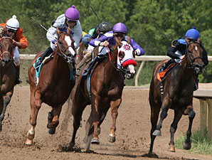 Kaki's Storm wins the 2011 LA Cup Juvenile Fillies.