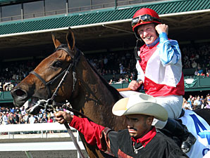 Karlovy Vary wins the 2012 Ashland Stakes.
