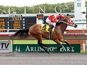 Kip Berries wins the 2013 Isaac Murphy Handicap.