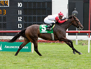 La Tia wins the 2013 Lincoln Heritage Handicap.