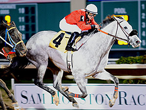 Lasting Bubbles wins the 2014 Yellow Rose Stakes.
