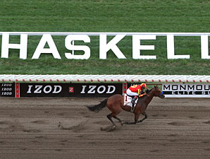 Lookin At Lucky wins the 2010 Haskell.
