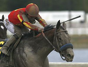 Lookin At Lucky wins the 2010 Indiana Derby.