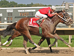 Lucky Lewis wins the 2011 Crowd Pleaser.