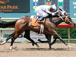 Miss Lederhosen wins the TX Stallion (Pan Zareta division).