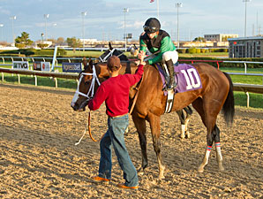 Missjeanlouise wins the 2012 Powerless Handicap.