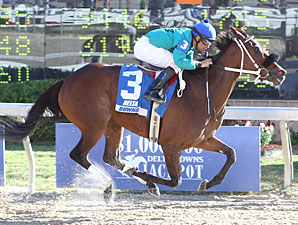 Monono wins the 2012 Orleans Stakes.