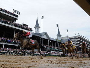 Orb wins the 2013 Kentucky Derby.