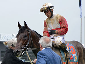 Orb wins the 2013 Kentucky Derby.