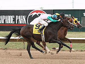 Passed Due wins the Gold Rush Futurity.