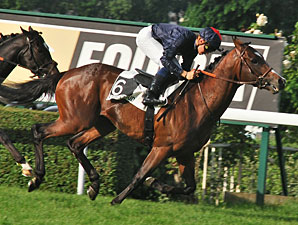 Pour Moi wins the 2011 Prix Greffulhe.