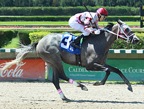 Prize Informant wins the 2011 Regal Gal.
