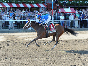 Questing wins the 2012 CCA Oaks.
