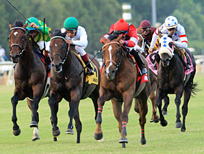Rahystrada wins the Colonial Turf Cup.