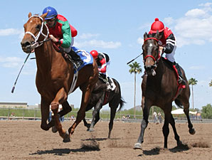 Red Zeus wins the Gene Fleming Breeders Derby.