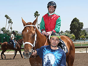 Red Zeus wins the 2014 Dwight D. Patterson Handicap.