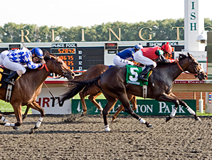 Rocket Twentyone wins the 2011 Arlington-Washington Lassie.