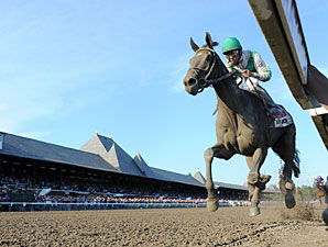 Royal Delta wins the 2011 Alabama.