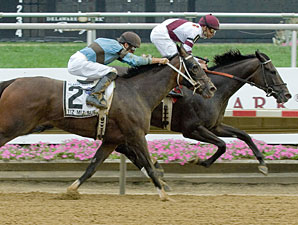 Royal Delta wins the 2012 Delaware Handicap.