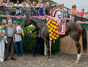 Royal Delta wins the 2012 Delaware Handicap.
